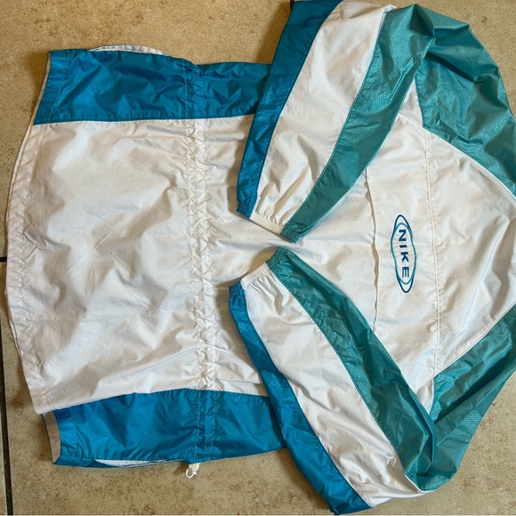 Vintage Nike Ladies Running Jacket Size Large 2000’s - Picture 9 of 13